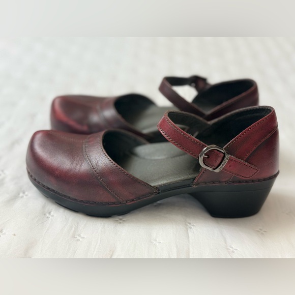 Dansko Burgundy MaryJane Strappy Clogs Women’s Size EU 39 US 9 Closed Toe Heels - Picture 5 of 16